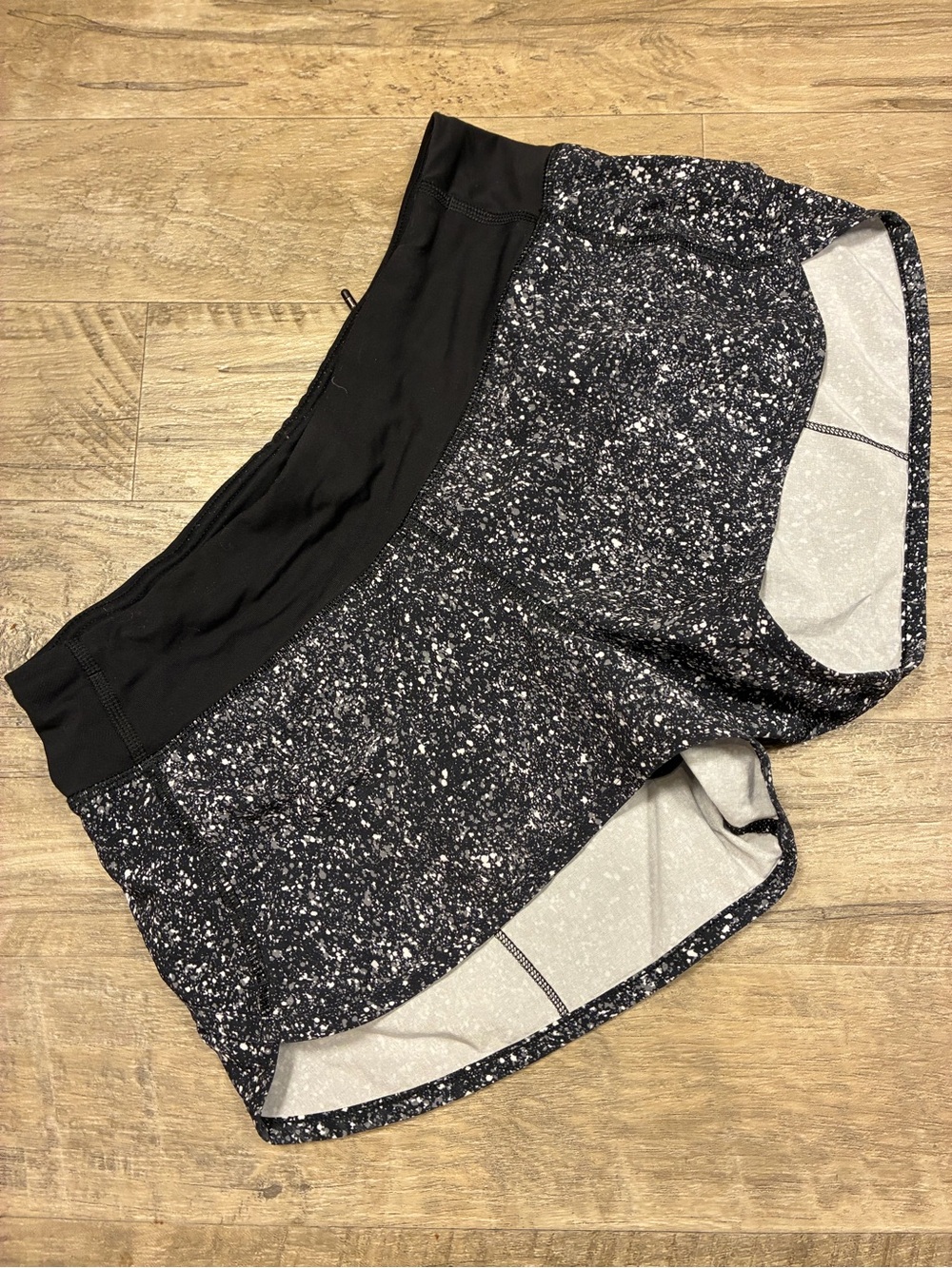 Lululemon Speed Up Shorts 2.5” Splatter Print